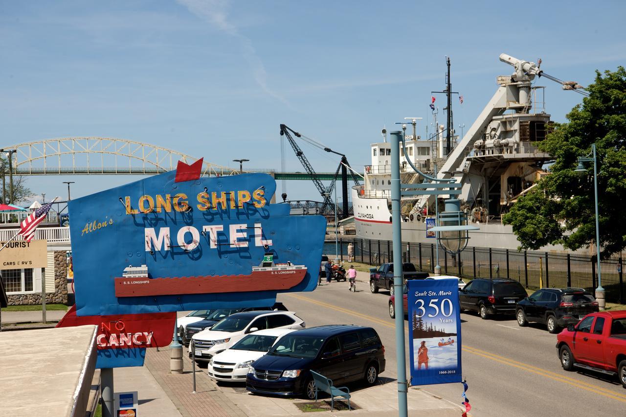 Long Ships Motel Су-Сент-Мари Экстерьер фото