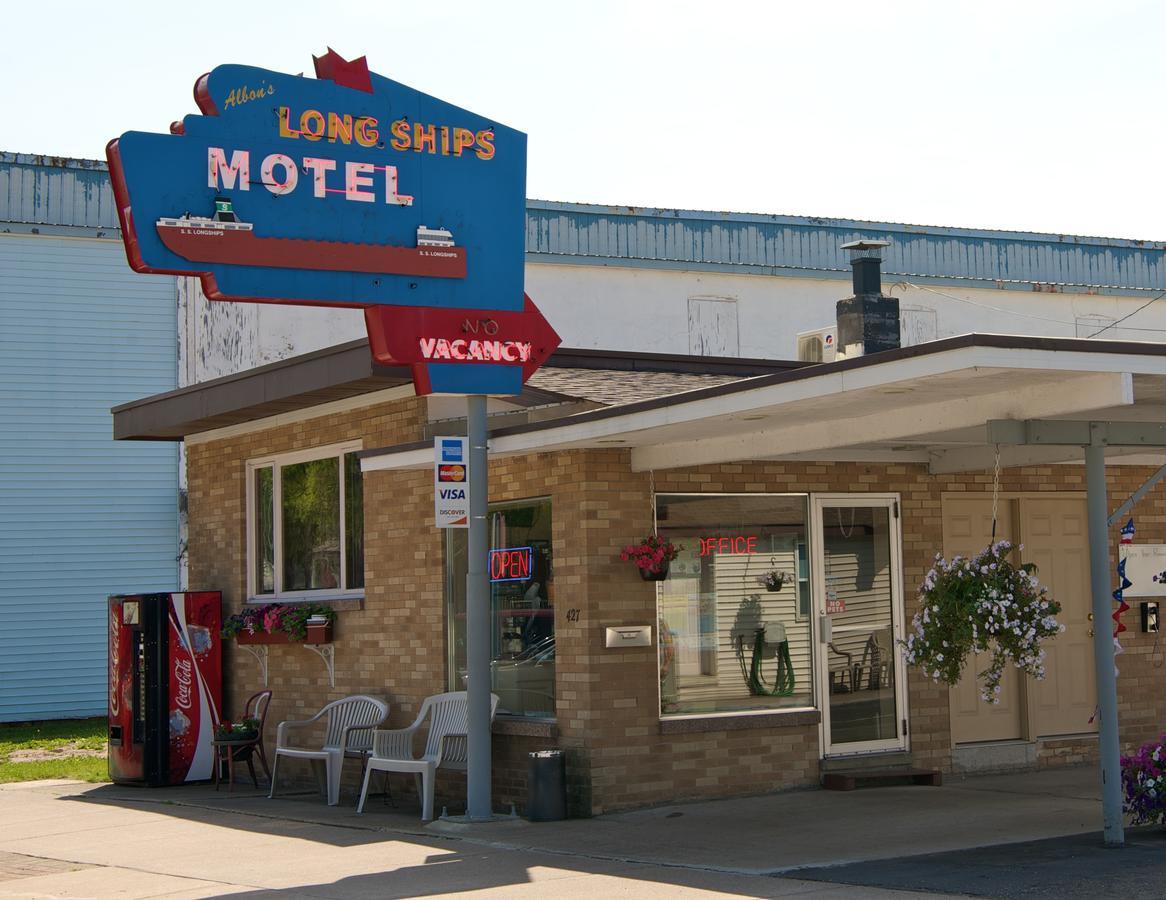 Long Ships Motel Су-Сент-Мари Экстерьер фото